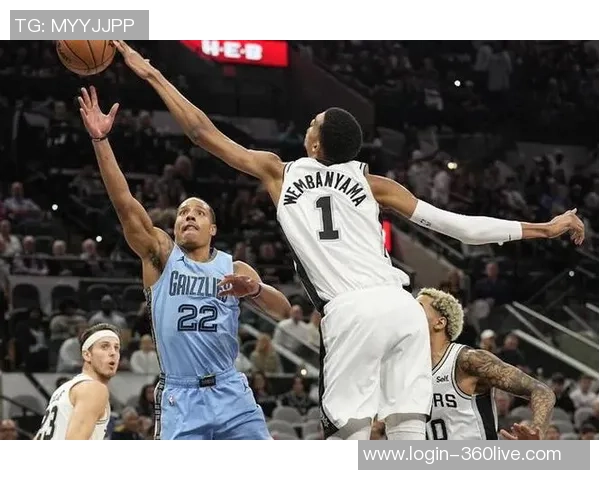 文班亚马场均20分10篮板3盖帽表现抢眼新秀奖项稳操胜券 文班亚马场均20分10篮板3盖帽表现抢眼新秀奖项稳操胜券